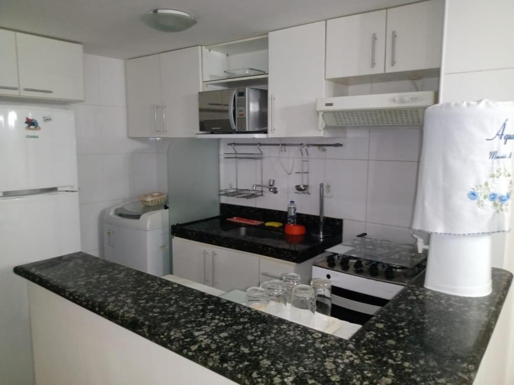 Na Beira De Pajucara - Edificio Casa Bela - Aparamento Com 02 Quartos - Possui Varanda - Vista Lateral Do Mar- Avenida Doutor Antonio Gouveia 77-Consumo Eletrico E Pago No Ckeck-Out- 1 Kwh E 1,35 Reais - Tem Tela De Protecao Na Varanda E Janelas Maceió Exterior foto